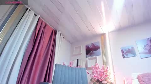 Angie online show from 09/25/25, 07:50