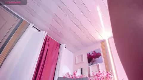 Angie online show from 10/04/25, 08:07