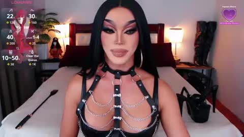 Snapshot of jenifers_body chatting on 06/09/26, 03:40 Queen Jenifer online show from 06/09/26, 03:40