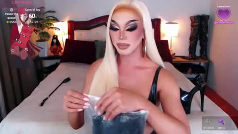 Snapshot of jenifers_body chatting on 06/18/26, 10:47 Queen Jenifer online show from 06/18/26, 10:47