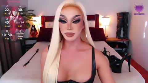 Snapshot of jenifers_body chatting on 06/19/26, 11:08 Queen Jenifer online show from 06/19/26, 11:08