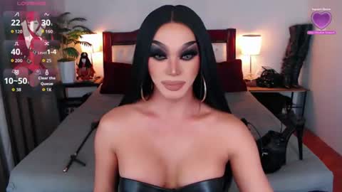 Snapshot of jenifers_body chatting on 07/08/26, 01:43 Queen Jenifer online show from 07/08/26, 01:43