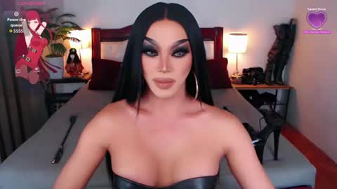 Snapshot of jenifers_body chatting on 07/11/26, 03:09 Queen Jenifer online show from 07/11/26, 03:09