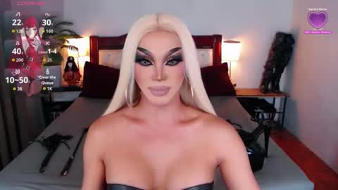 Snapshot of jenifers_body chatting on 07/19/26, 04:27 Queen Jenifer online show from 07/19/26, 04:27