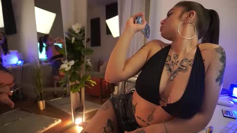 Snapshot of jeniffer_foxx chatting on 09/17/25, 04:58 jeniffer_foxx online show from 09/17/25, 04:58