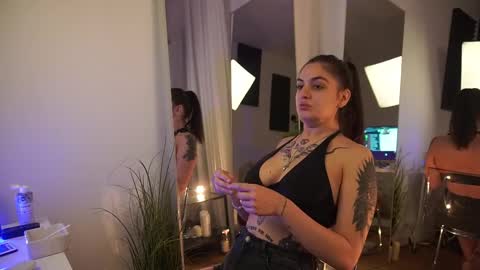 Snapshot of jeniffer_foxx chatting on 09/25/25, 04:27 jeniffer_foxx online show from 09/25/25, 04:27