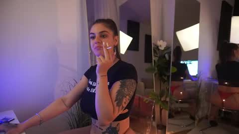 Snapshot of jeniffer_foxx chatting on 10/05/25, 04:00 jeniffer_foxx online show from 10/05/25, 04:00