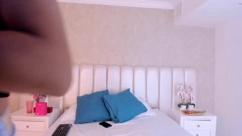 Samanta online show from 11/25/25, 08:09