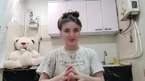 Snapshot of jeniffervaneck chatting on 12/15/25, 09:08 Jeniffer online show from 12/15/25, 09:08