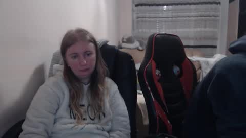 JenisAndPeter online show from 12/15/25, 08:24