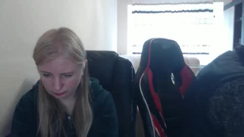 JenisAndPeter online show from 04/24/26, 06:16