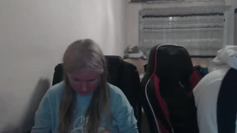 JenisAndPeter online show from 05/01/26, 06:01
