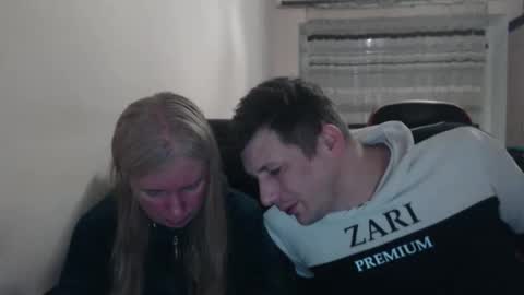 Snapshot of jenisandpeter chatting on 05/03/26, 06:25 JenisAndPeter online show from 05/03/26, 06:25