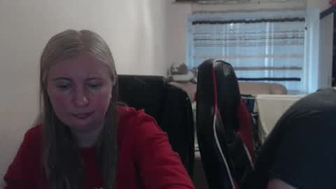 Snapshot of jenisandpeter chatting on 05/07/26, 05:18 JenisAndPeter online show from 05/07/26, 05:18