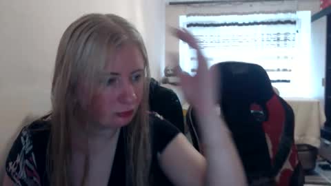 Snapshot of jenisandpeter chatting on 05/30/26, 07:05 JenisAndPeter online show from 05/30/26, 07:05