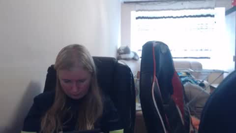 Snapshot of jenisandpeter chatting on 06/02/26, 06:26 JenisAndPeter online show from 06/02/26, 06:26