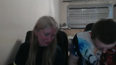 Snapshot of jenisandpeter chatting on 06/04/26, 06:14 JenisAndPeter online show from 06/04/26, 06:14