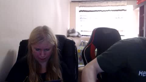 Snapshot of jenisandpeter chatting on 06/09/26, 05:02 JenisAndPeter online show from 06/09/26, 05:02