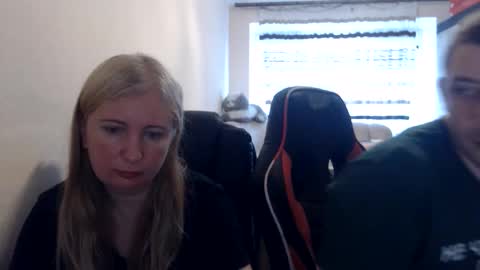 Snapshot of jenisandpeter chatting on 06/10/26, 05:07 JenisAndPeter online show from 06/10/26, 05:07