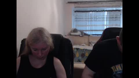 Snapshot of jenisandpeter chatting on 06/11/26, 05:44 JenisAndPeter online show from 06/11/26, 05:44