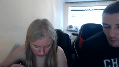Snapshot of jenisandpeter chatting on 06/16/26, 05:32 JenisAndPeter online show from 06/16/26, 05:32