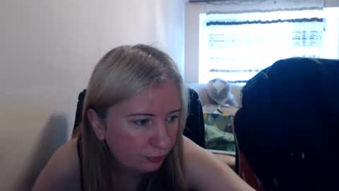 JenisAndPeter online show from 06/18/26, 06:02