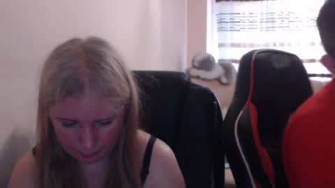 JenisAndPeter online show from 06/19/26, 05:28
