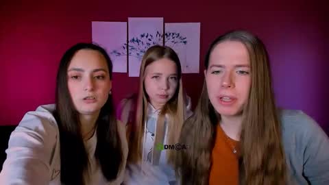 Snapshot of jenna_elayne chatting on 12/17/25, 09:37 jenna_elayne online show from 12/17/25, 09:37