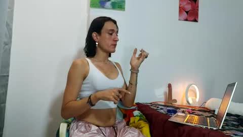  Isabella  online show from 12/02/25, 07:36