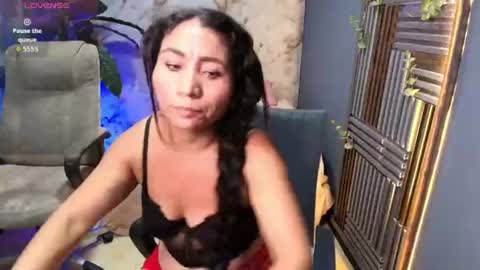 Snapshot of jenna_milf_ chatting on 06/15/26, 07:05 Valentina online show from 06/15/26, 07:05