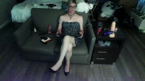 Snapshot of jennacd4life chatting on 06/09/26, 01:17 Jenna Cross online show from 06/09/26, 01:17