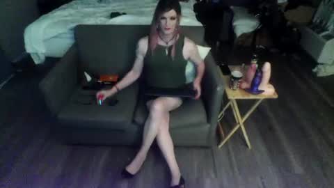 Snapshot of jennacd4life chatting on 06/25/26, 02:00 Jenna Cross online show from 06/25/26, 02:00