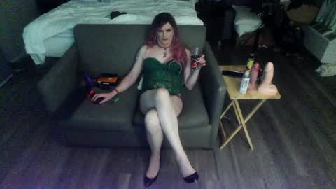Snapshot of jennacd4life chatting on 06/25/26, 05:12 Jenna Cross online show from 06/25/26, 05:12