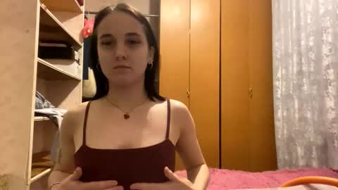 Snapshot of jennaglandon chatting on 11/19/25, 03:12 Mia online show from 11/19/25, 03:12