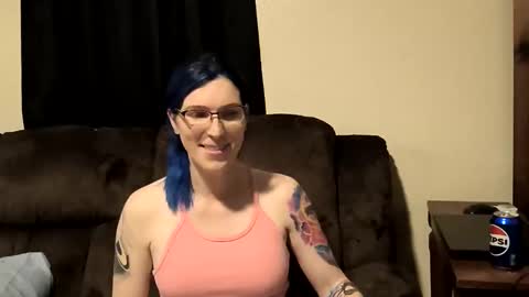 Snapshot of jennawithhenna chatting on 12/19/25, 04:19 Jen online show from 12/19/25, 04:19