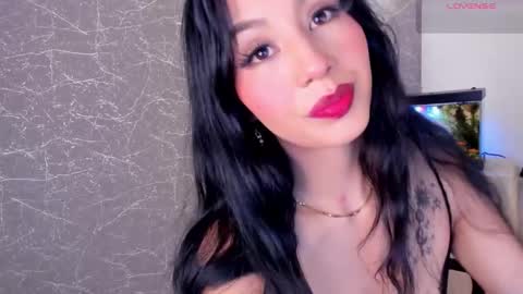 Snapshot of jenner_mills chatting on 12/21/25, 02:41 Jenner online show from 12/21/25, 02:41