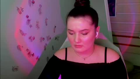 Jennie online show from 02/20/25, 12:08