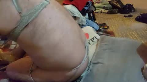 Snapshot of jennieheels19 chatting on 01/23/25, 08:15 jennieheels19 online show from 01/23/25, 08:15