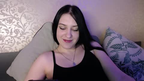 Snapshot of jennifeeeer chatting on 12/30/24, 12:43 Helen online show from 12/30/24, 12:43