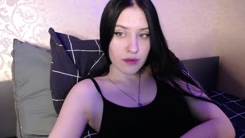 Snapshot of jennifeeeer chatting on 01/07/25, 09:46 Helen online show from 01/07/25, 09:46