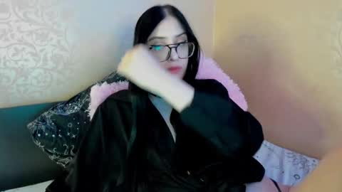 Snapshot of jennifeeeer chatting on 11/10/25, 09:47 Helen online show from 11/10/25, 09:47