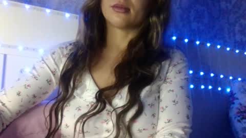 Jennifer online show from 03/06/25, 01:58