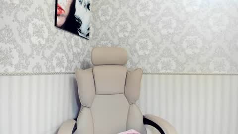 Jennifer online show from 10/05/25, 01:42