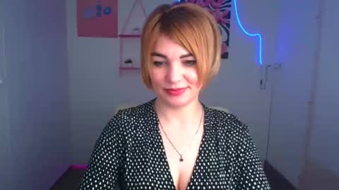 Snapshot of jennifer_cuttie chatting on 04/15/26, 06:53 Jennifer online show from 04/15/26, 06:53