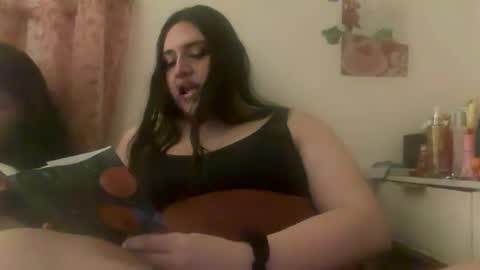 Snapshot of jennifer_robbie chatting on 06/07/26, 11:25 jennifer_robbie online show from 06/07/26, 11:25