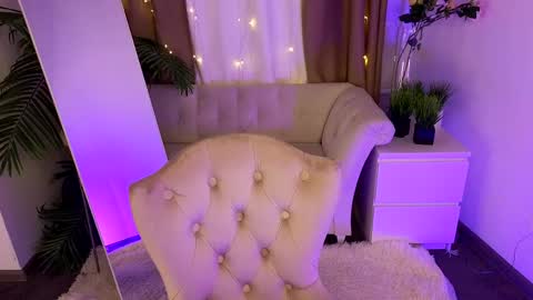 Jennifer online show from 05/05/26, 08:22