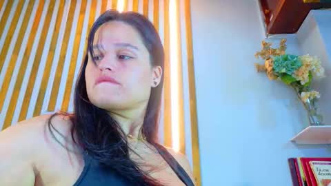 Jennifer vega  online show from 10/03/25, 09:34