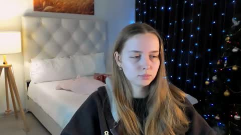 Snapshot of jennifergraces chatting on 01/13/26, 12:54 Jennifer online show from 01/13/26, 12:54