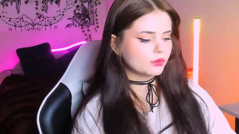 Snapshot of jenniferwandis77 chatting on 12/01/24, 04:29 Jenni online show from 12/01/24, 04:29