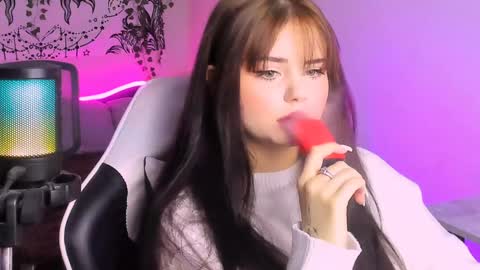 Snapshot of jenniferwandis77 chatting on 12/02/24, 09:02 Jenni online show from 12/02/24, 09:02